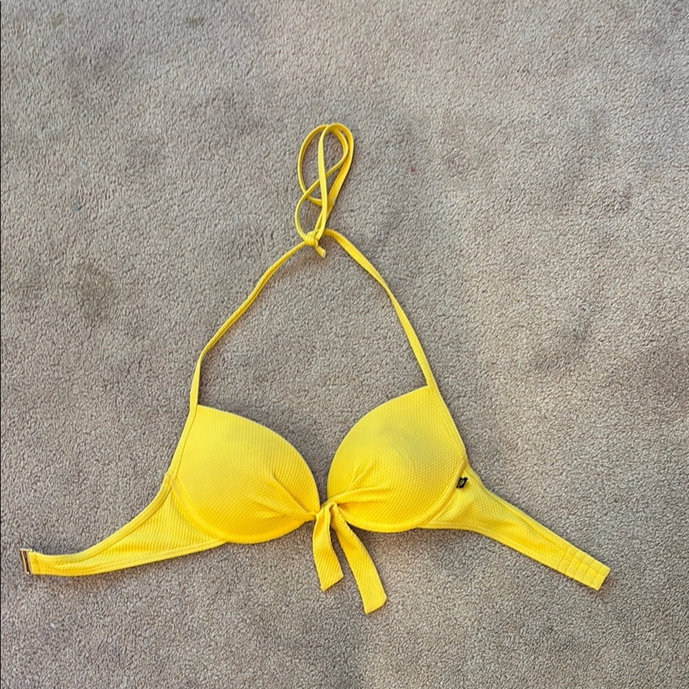 Halter bikini top